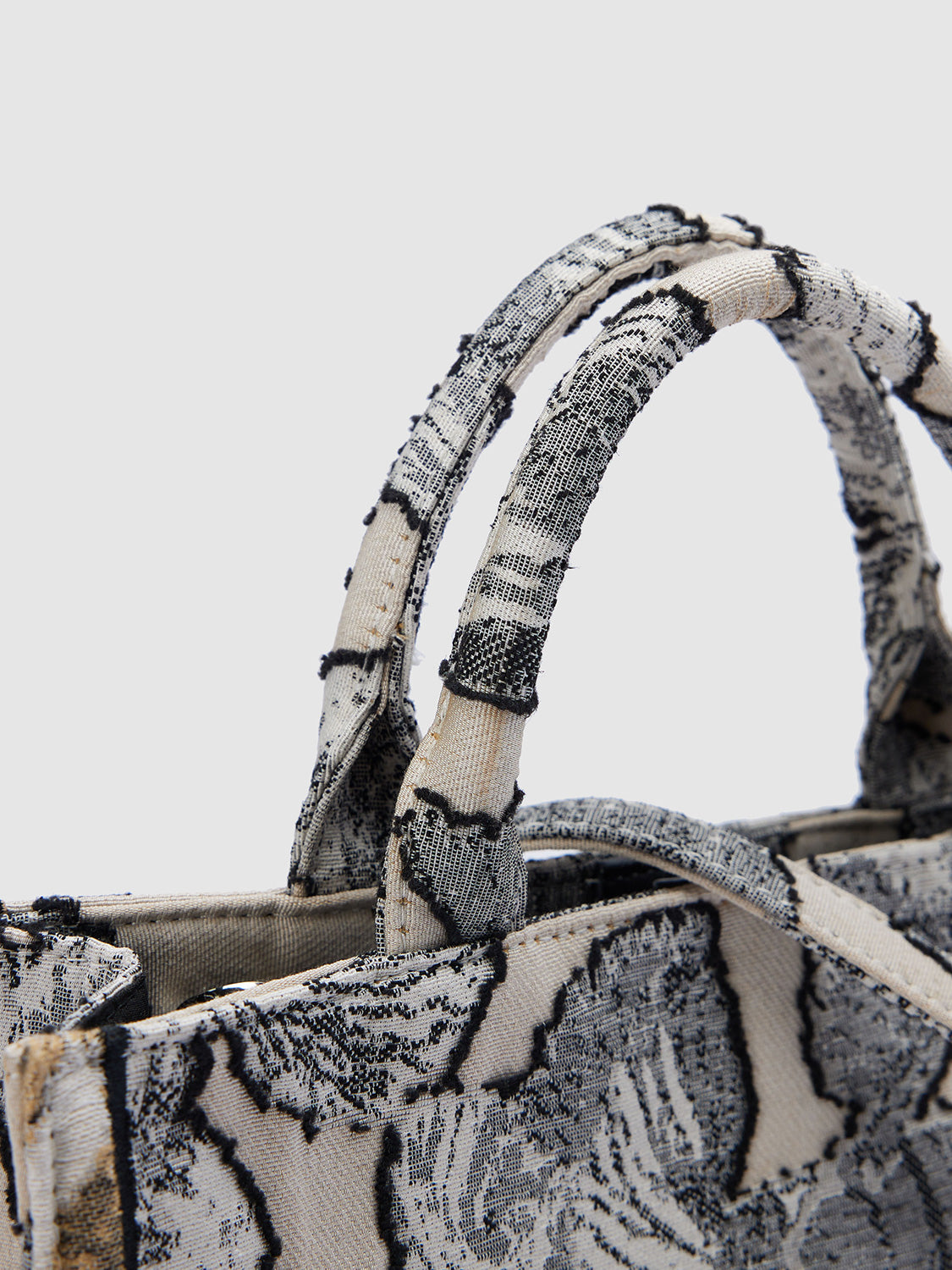 ZARZII ™ | NAVCORP SHOULDER BAGS